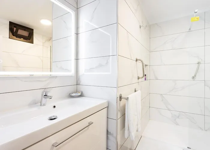 Appartement Home2book Modern Seaview & Pool, Americas *