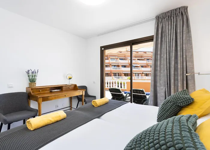 Appartement Home2book Modern Seaview & Pool, Americas